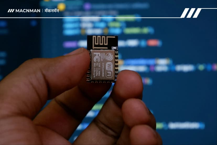 Industrial IoT connectivity comparison showing LoRaWAN, cellular, and Wi-Fi technologies